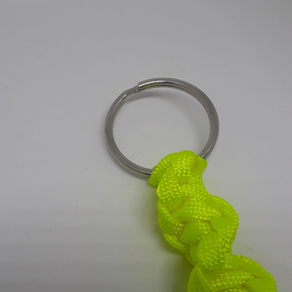 Handmade 550 paracord keychian(neon yellow) - Picture 2 of 3